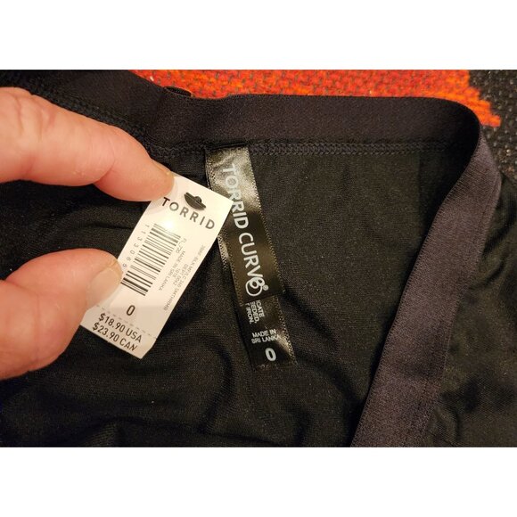 NEW Women's Torrid Curve High-Waisted Black Briefs Size 0 Satin & Lace Design - Picture 2 of 3